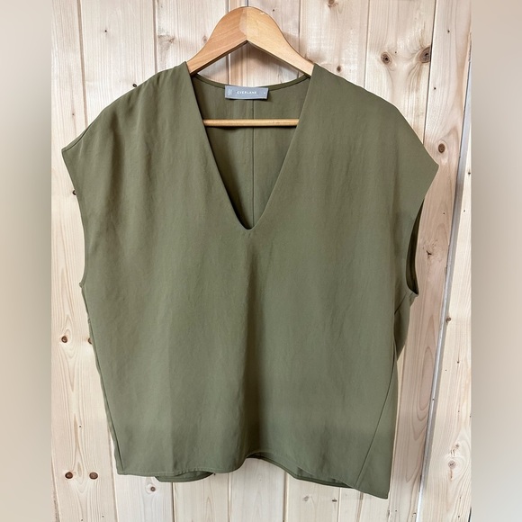 Everlane Tops - Everlane Sage Green Essential Boxy T Shirt Tunic Size 8 (M)